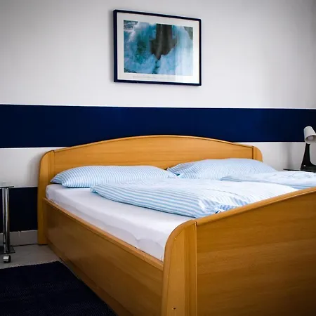 Nefelejcs Apartmanhaz * Gyenesdias