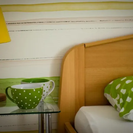 Nefelejcs Apartmanhaz Gyenesdias