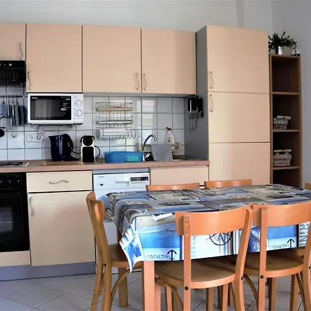 Nefelejcs Apartmanhaz Gyenesdias