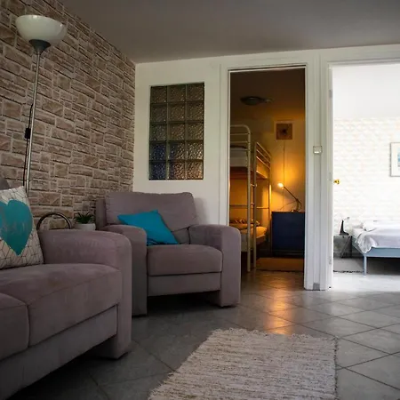 Nefelejcs Apartmanhaz Gyenesdias