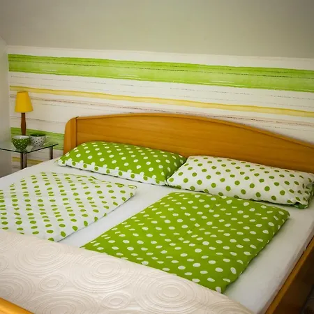 Nefelejcs Apartmanhaz Apartment Gyenesdiás