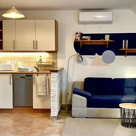 Nefelejcs Apartmanhaz Gyenesdiás