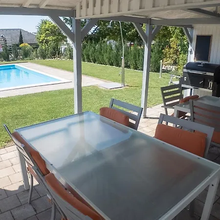Nefelejcs Apartmanhaz Gyenesdiás