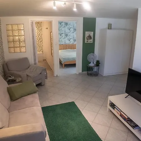 Nefelejcs Apartmanhaz Gyenesdiás